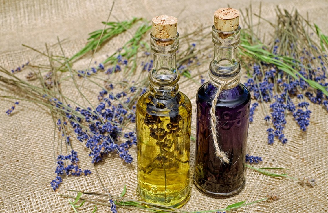 Know About and Its Advantages Over Natural Fragrance